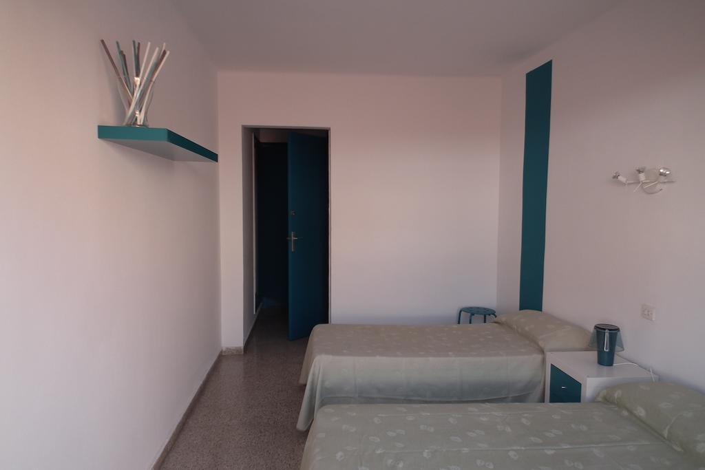 Hostal San Carlos Hotel Lloret de Mar Quarto foto